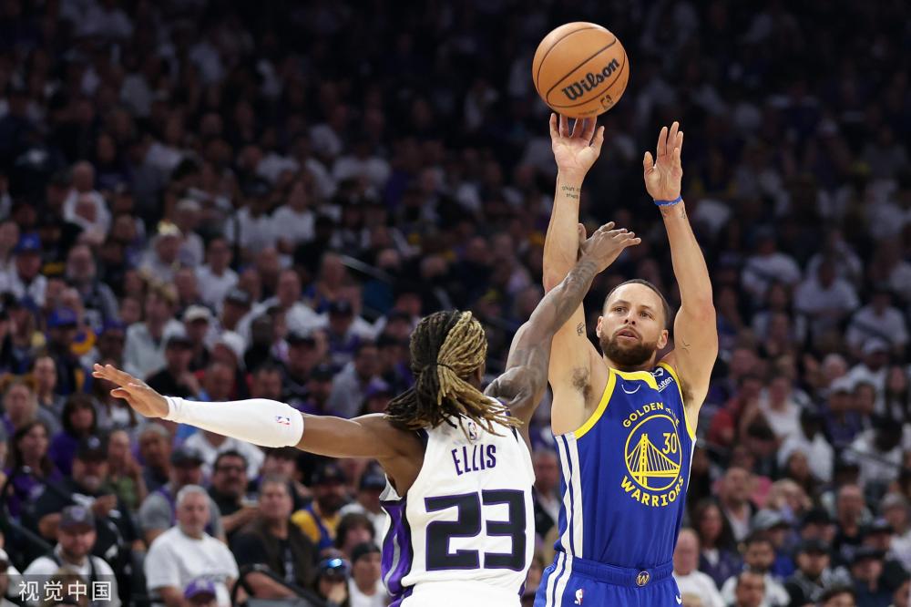 将球送入网 将球送入网